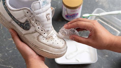 nike air force 1s cleaner